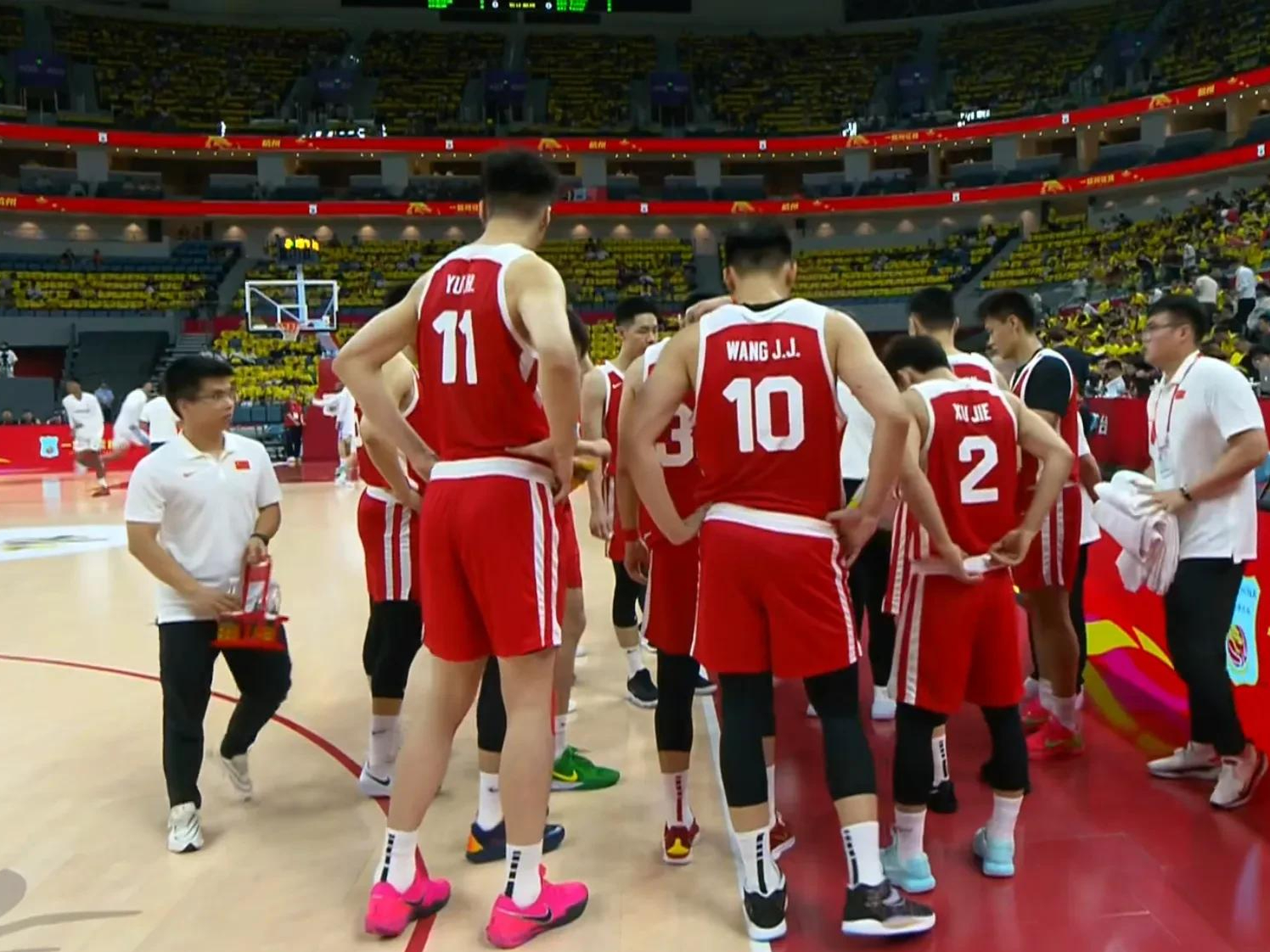 中欧体育包含深圳男篮发布备战花絮，赛后门线救险，NBA常规赛任务艰巨，身体对抗强度拉满的词条