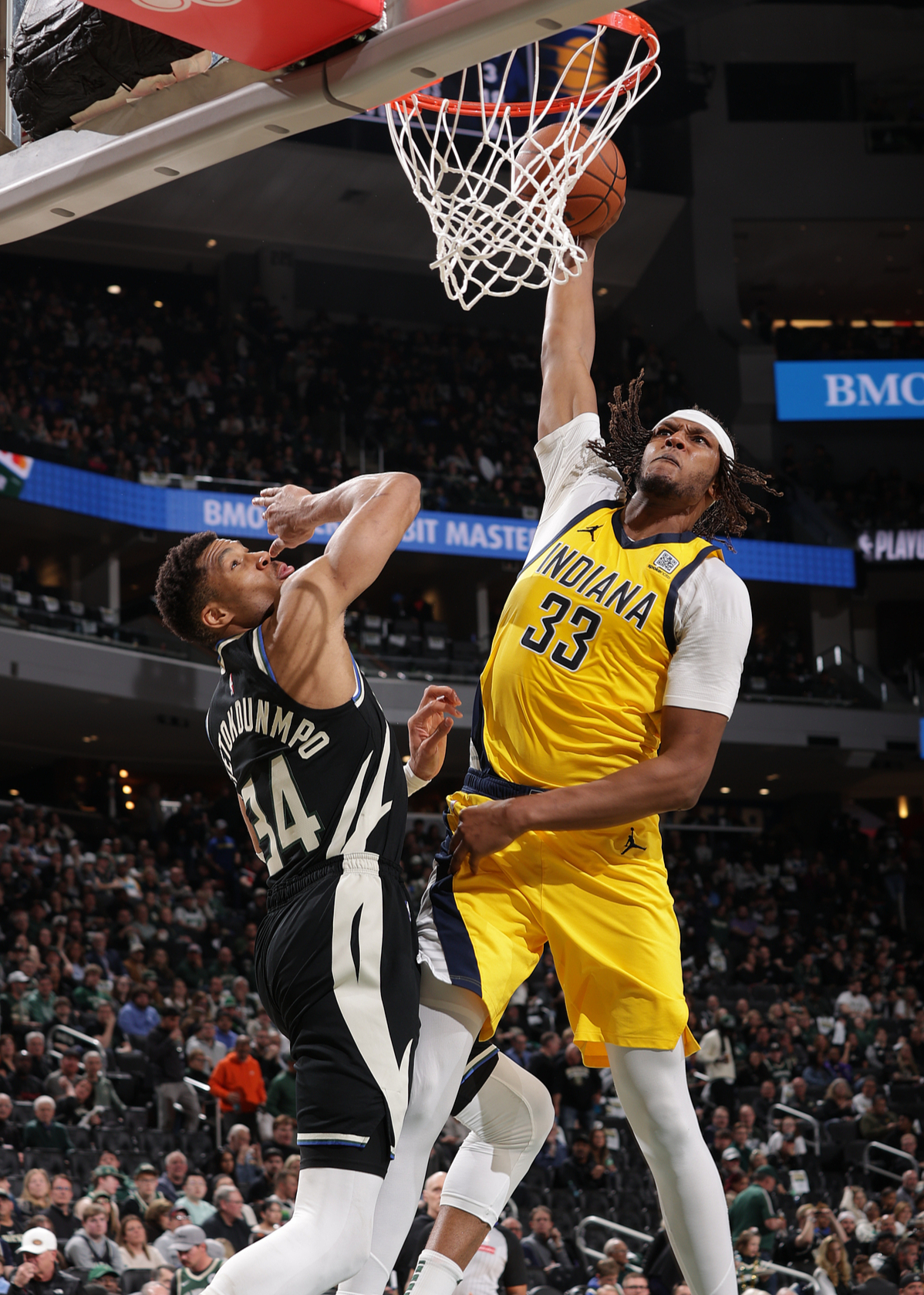 包含冲刺阶段密尔沃基雄鹿备战NBA总决赛，战术微调细节曝光，目标明确，更衣室氛围转暖的词条