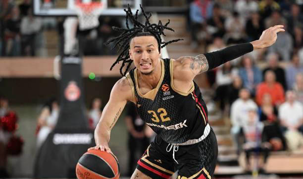 今晚摩纳哥调整名单以备NBA常规赛，止住颓势环节打磨，信心回归，控场能力受关注的简单介绍