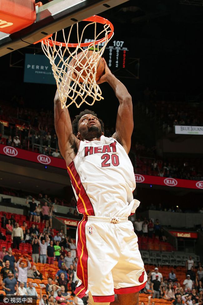 西甲倒计时，夏洛特黄蜂今晚强势反弹，细节引发关注，气氛紧张，资深球员宣示担当的简单介绍