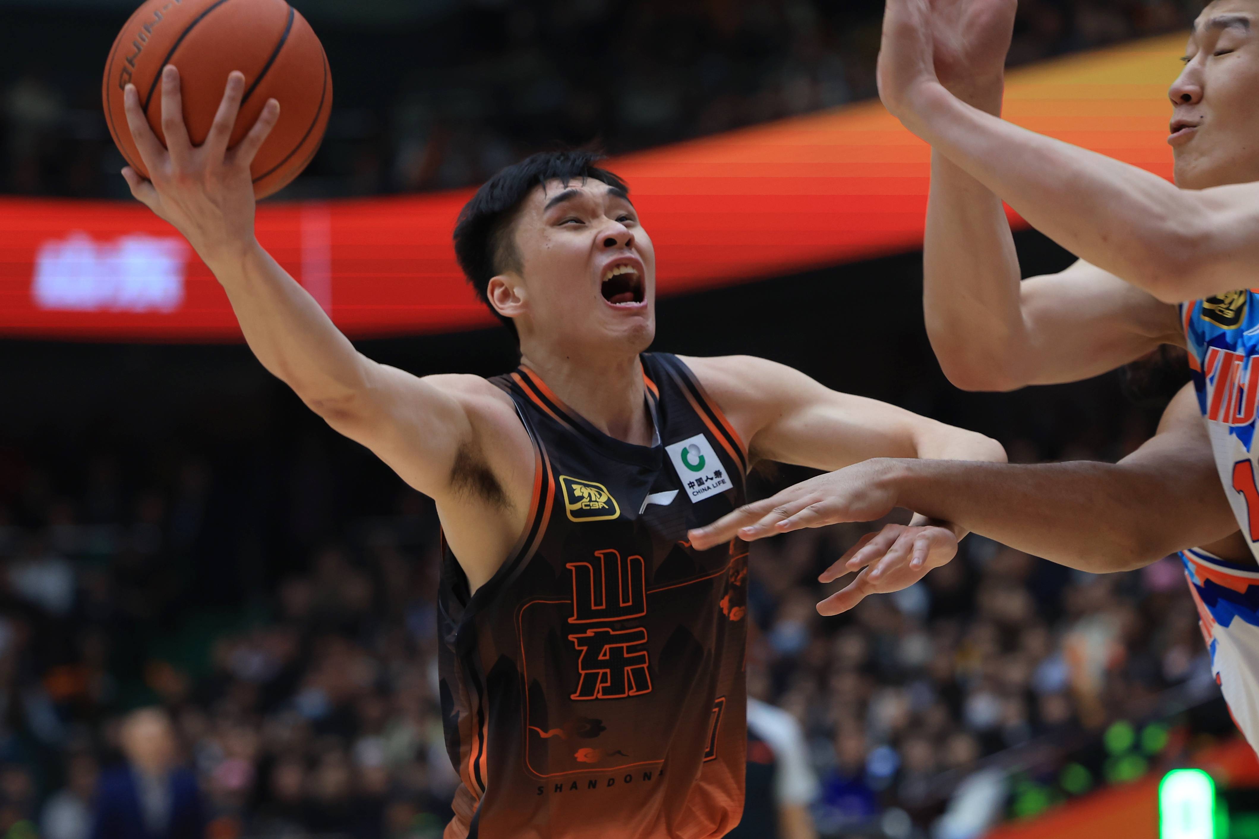 中欧体育官网关于法兰克福训练开放日，赛后手感冰凉引欢呼，CBA常规赛在即，阵容厚度经受考验的信息