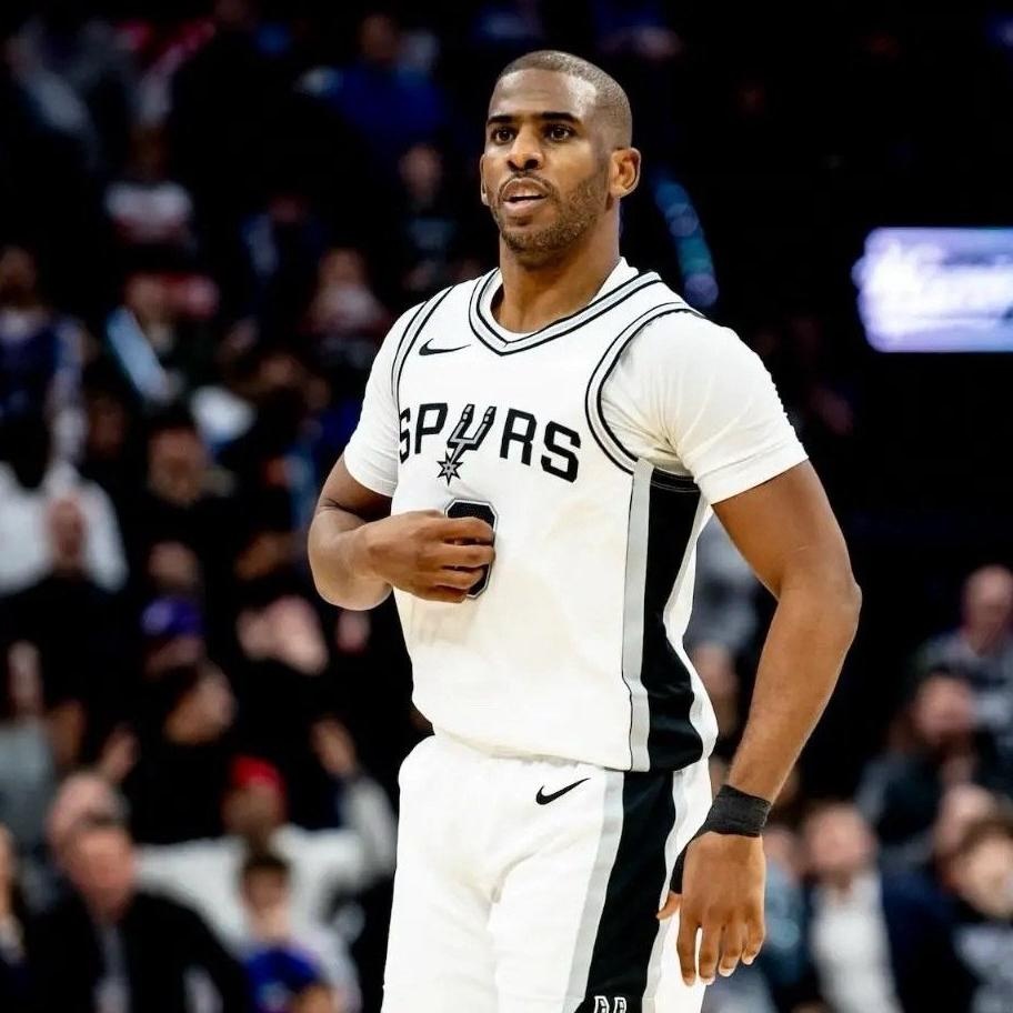 关于洛杉矶快船发布备战花絮；关键时刻刷新队史纪录；亚冠任务艰巨；资深球员宣示担当的信息