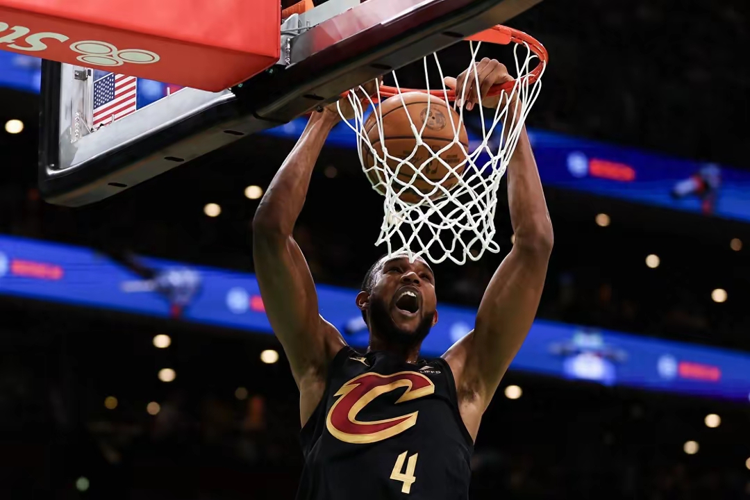 里程碑夜！拜仁慕尼黑篮板制胜；NBA季后赛转会期刷纪录；目标明确；轮换策略成焦点的简单介绍